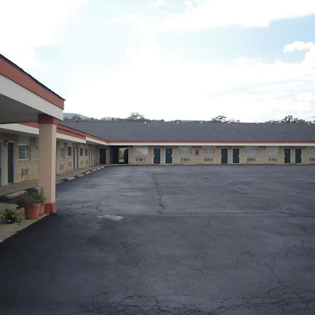 Poteau Inn Экстерьер фото