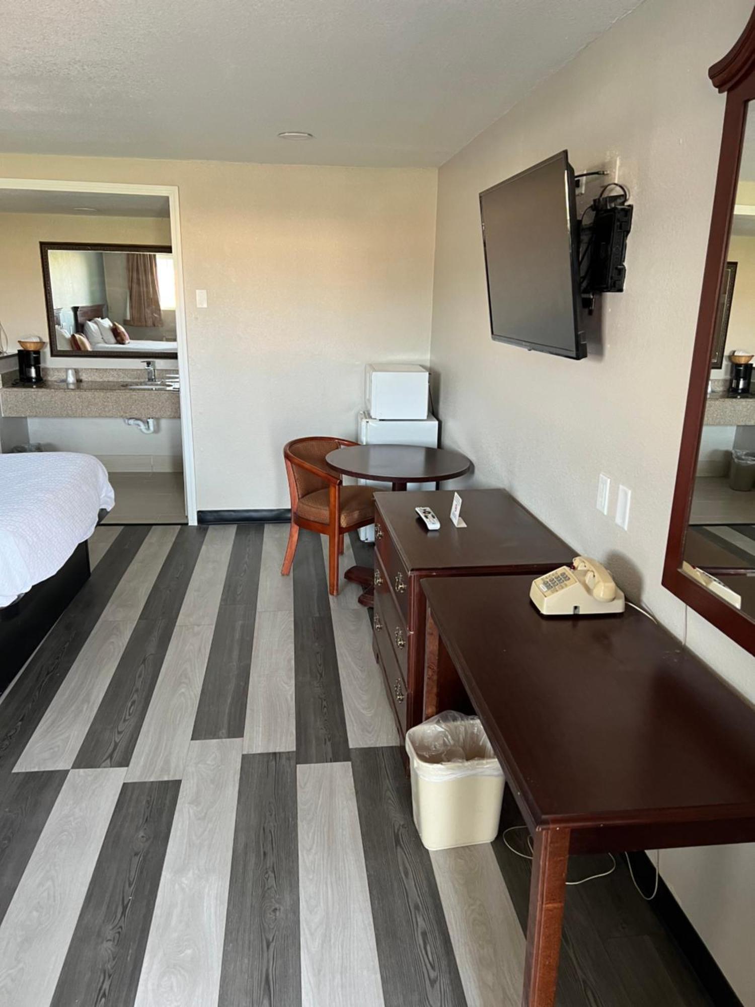 Poteau Inn Экстерьер фото